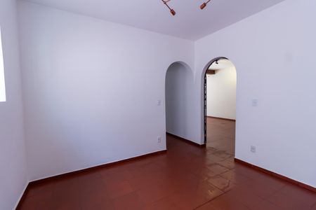 Casa para alugar com 650m², 4 quartos e 2 vagas Casa para alugar com 650m², 4 quartos e 2 vagasCopa