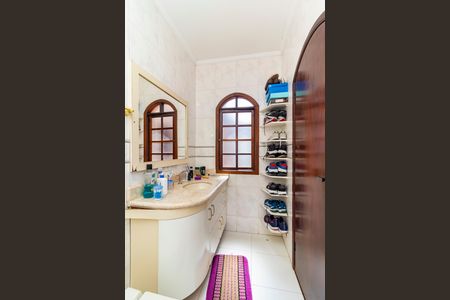 Casa à venda com 252m², 3 quartos e 2 vagasBanheiro da Suíte