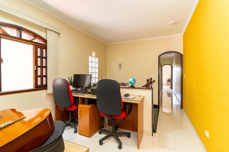 Casa à venda com 252m², 3 quartos e 2 vagasEscritório