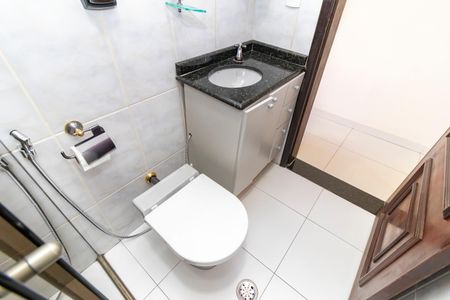 Casa à venda com 252m², 3 quartos e 2 vagasBanheiro Social