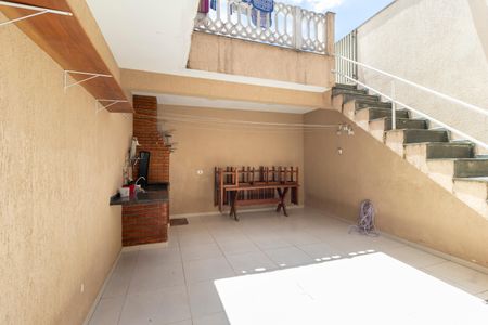 Casa à venda com 252m², 3 quartos e 2 vagasQuintal