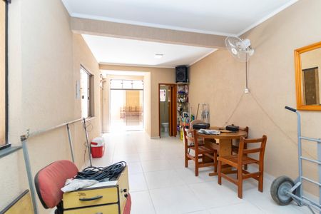 Casa à venda com 252m², 3 quartos e 2 vagasSalão de Festas