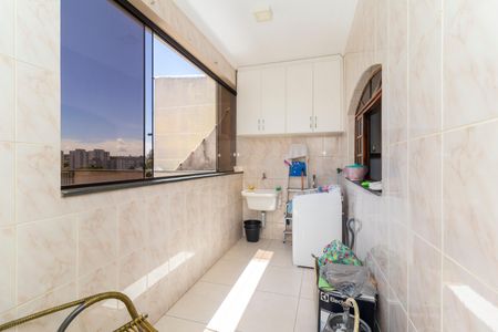 Casa à venda com 252m², 3 quartos e 2 vagasÁrea de Serviço