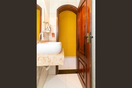 Casa à venda com 252m², 3 quartos e 2 vagasLavabo