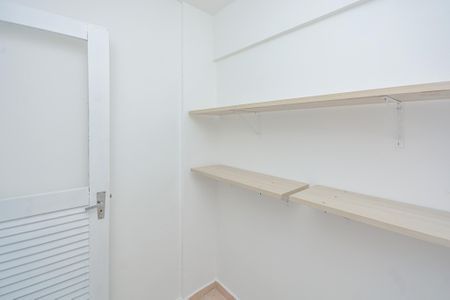 Apartamento à venda com 67m², 2 quartos e 1 vaga Apartamento à venda com 67m², 2 quartos e 1 vagaDespensa