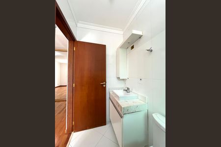 Casa à venda com 230m², 4 quartos e 4 vagas Casa à venda com 230m², 4 quartos e 4 vagasBanheiro da Suíte 1