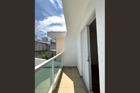Casa à venda com 230m², 4 quartos e 4 vagas Casa à venda com 230m², 4 quartos e 4 vagasVaranda do Quarto 4