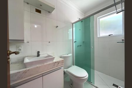 Casa à venda com 230m², 4 quartos e 4 vagas Casa à venda com 230m², 4 quartos e 4 vagasBanheiro da Suíte 1