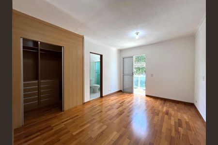 Casa à venda com 230m², 4 quartos e 4 vagas Casa à venda com 230m², 4 quartos e 4 vagasSuite 1