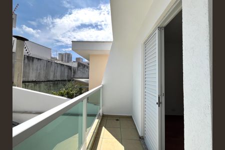 Casa à venda com 230m², 4 quartos e 4 vagas Casa à venda com 230m², 4 quartos e 4 vagasVaranda do Quarto 4