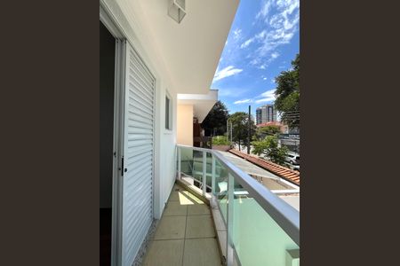 Casa à venda com 230m², 4 quartos e 4 vagas Casa à venda com 230m², 4 quartos e 4 vagasVaranda da Suíte 1