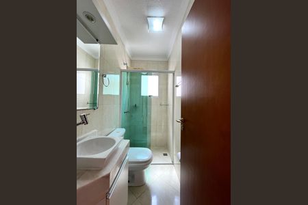 Casa à venda com 230m², 4 quartos e 4 vagas Casa à venda com 230m², 4 quartos e 4 vagasBanheiro Social