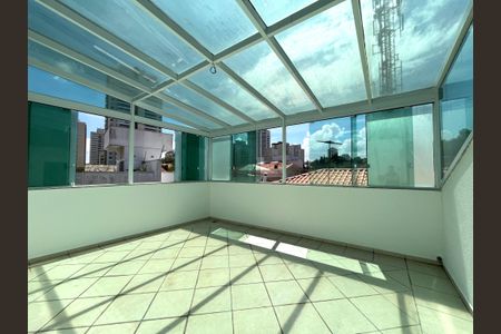 Casa à venda com 230m², 4 quartos e 4 vagas Casa à venda com 230m², 4 quartos e 4 vagasTerraço