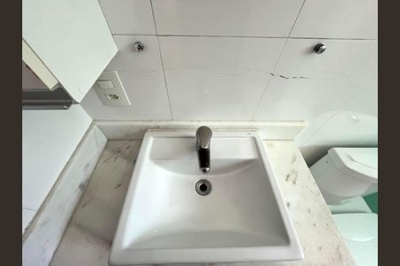 Casa à venda com 230m², 4 quartos e 4 vagas Casa à venda com 230m², 4 quartos e 4 vagasBanheiro da Suíte 1