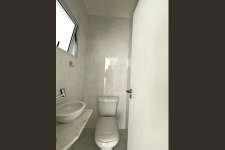 Casa à venda com 230m², 4 quartos e 4 vagas Casa à venda com 230m², 4 quartos e 4 vagasLavabo