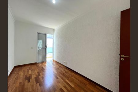 Casa à venda com 230m², 4 quartos e 4 vagas Casa à venda com 230m², 4 quartos e 4 vagasQuarto 3