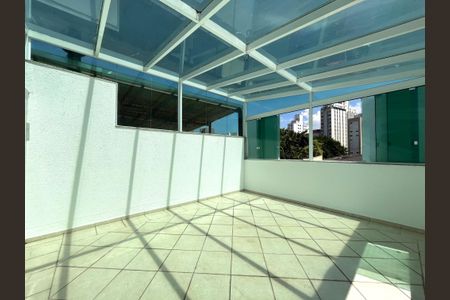 Casa à venda com 230m², 4 quartos e 4 vagas Casa à venda com 230m², 4 quartos e 4 vagasTerraço