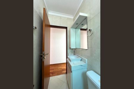 Casa à venda com 230m², 4 quartos e 4 vagas Casa à venda com 230m², 4 quartos e 4 vagasBanheiro Social