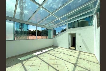 Casa à venda com 230m², 4 quartos e 4 vagas Casa à venda com 230m², 4 quartos e 4 vagasTerraço