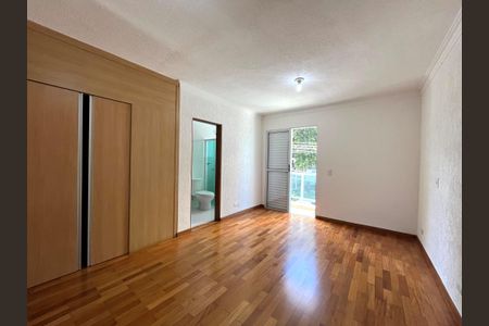 Casa à venda com 230m², 4 quartos e 4 vagas Casa à venda com 230m², 4 quartos e 4 vagasSuite 1