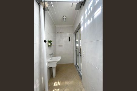 Casa à venda com 230m², 4 quartos e 4 vagas Casa à venda com 230m², 4 quartos e 4 vagasÁrea de Serviço