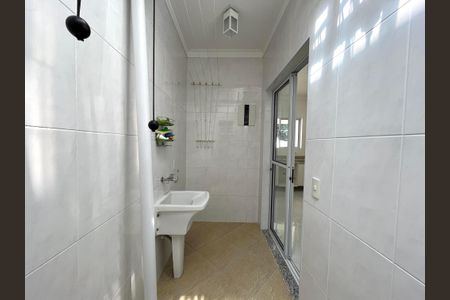 Casa à venda com 230m², 4 quartos e 4 vagas Casa à venda com 230m², 4 quartos e 4 vagasÁrea de Serviço