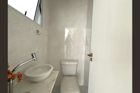 Casa à venda com 230m², 4 quartos e 4 vagas Casa à venda com 230m², 4 quartos e 4 vagasLavabo