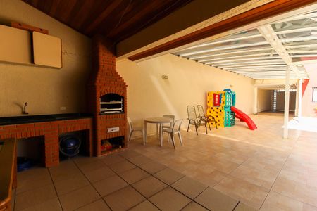 Casa à venda com 308m², 4 quartos e 4 vagas Casa à venda com 308m², 4 quartos e 4 vagasQuintal