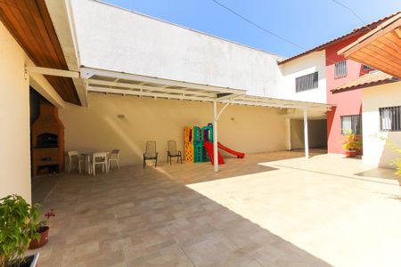 Casa à venda com 308m², 4 quartos e 4 vagas Casa à venda com 308m², 4 quartos e 4 vagasQuintal