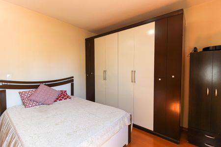 Casa à venda com 308m², 4 quartos e 4 vagas Casa à venda com 308m², 4 quartos e 4 vagas Suíte 2