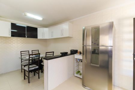 Casa à venda com 308m², 4 quartos e 4 vagas Casa à venda com 308m², 4 quartos e 4 vagasCozinha