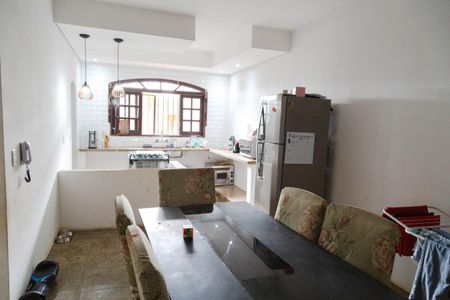 Casa à venda com 162m², 4 quartos e 2 vagasCopa