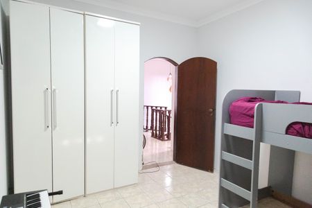 Casa à venda com 162m², 4 quartos e 2 vagasQuarto 2