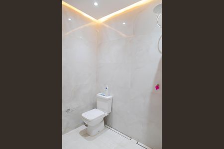 Casa à venda com 162m², 4 quartos e 2 vagasBanheiro 