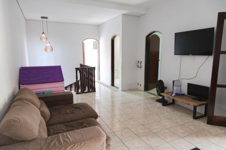 Casa à venda com 162m², 4 quartos e 2 vagasSala