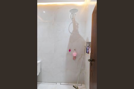 Casa à venda com 162m², 4 quartos e 2 vagasBanheiro 