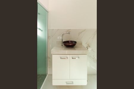 Banheiro da Suíte de casa para alugar com 2 quartos, 81m² em Vila Nivi, São Paulo
