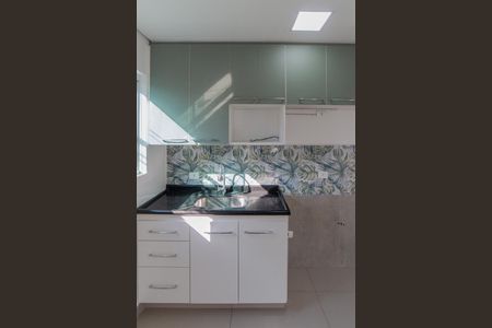 Sala e Cozinha de casa para alugar com 2 quartos, 81m² em Vila Nivi, São Paulo