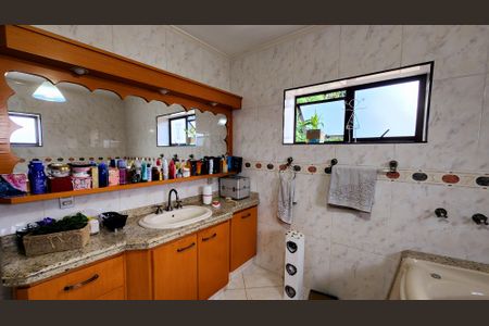 Casa de condomínio à venda com 540m², 6 quartos e 6 vagas Casa de condomínio à venda com 540m², 6 quartos e 6 vagasBanheiro da Suíte 5