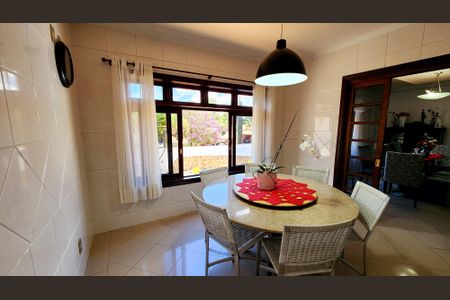 Casa de condomínio à venda com 540m², 6 quartos e 6 vagas Casa de condomínio à venda com 540m², 6 quartos e 6 vagasSala de Jantar