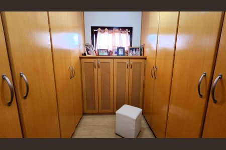 Casa de condomínio à venda com 540m², 6 quartos e 6 vagas Casa de condomínio à venda com 540m², 6 quartos e 6 vagasCloset da suíte 5