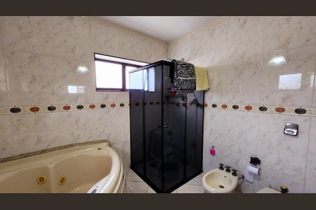 Casa de condomínio à venda com 540m², 6 quartos e 6 vagas Casa de condomínio à venda com 540m², 6 quartos e 6 vagasBanheiro da Suíte 5