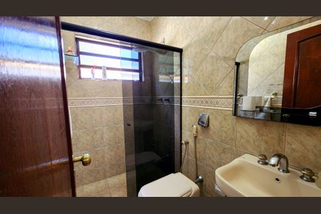 Casa de condomínio à venda com 540m², 6 quartos e 6 vagas Casa de condomínio à venda com 540m², 6 quartos e 6 vagasBanheiro