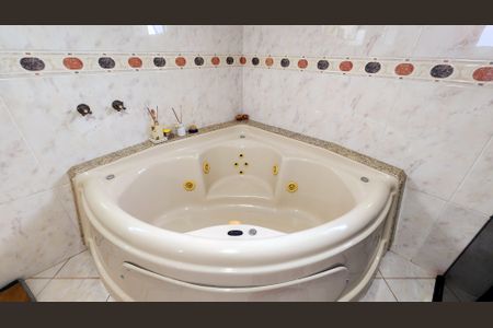 Casa de condomínio à venda com 540m², 6 quartos e 6 vagas Casa de condomínio à venda com 540m², 6 quartos e 6 vagasBanheiro da Suíte 5