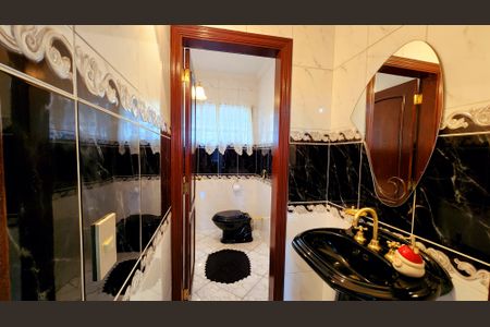 Casa de condomínio à venda com 540m², 6 quartos e 6 vagas Casa de condomínio à venda com 540m², 6 quartos e 6 vagasBanheiro