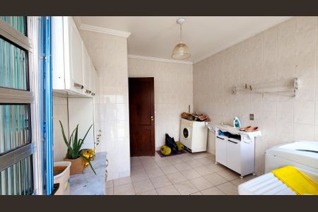 Casa de condomínio à venda com 540m², 6 quartos e 6 vagas Casa de condomínio à venda com 540m², 6 quartos e 6 vagasLavanderia