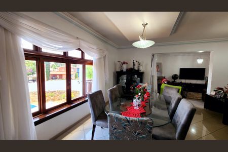 Casa de condomínio à venda com 540m², 6 quartos e 6 vagas Casa de condomínio à venda com 540m², 6 quartos e 6 vagasSala