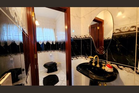 Casa de condomínio à venda com 540m², 6 quartos e 6 vagas Casa de condomínio à venda com 540m², 6 quartos e 6 vagasBanheiro