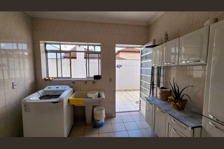 Casa de condomínio à venda com 540m², 6 quartos e 6 vagas Casa de condomínio à venda com 540m², 6 quartos e 6 vagasLavanderia