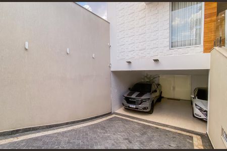 Casa à venda com 290m², 3 quartos e 4 vagasGaragem